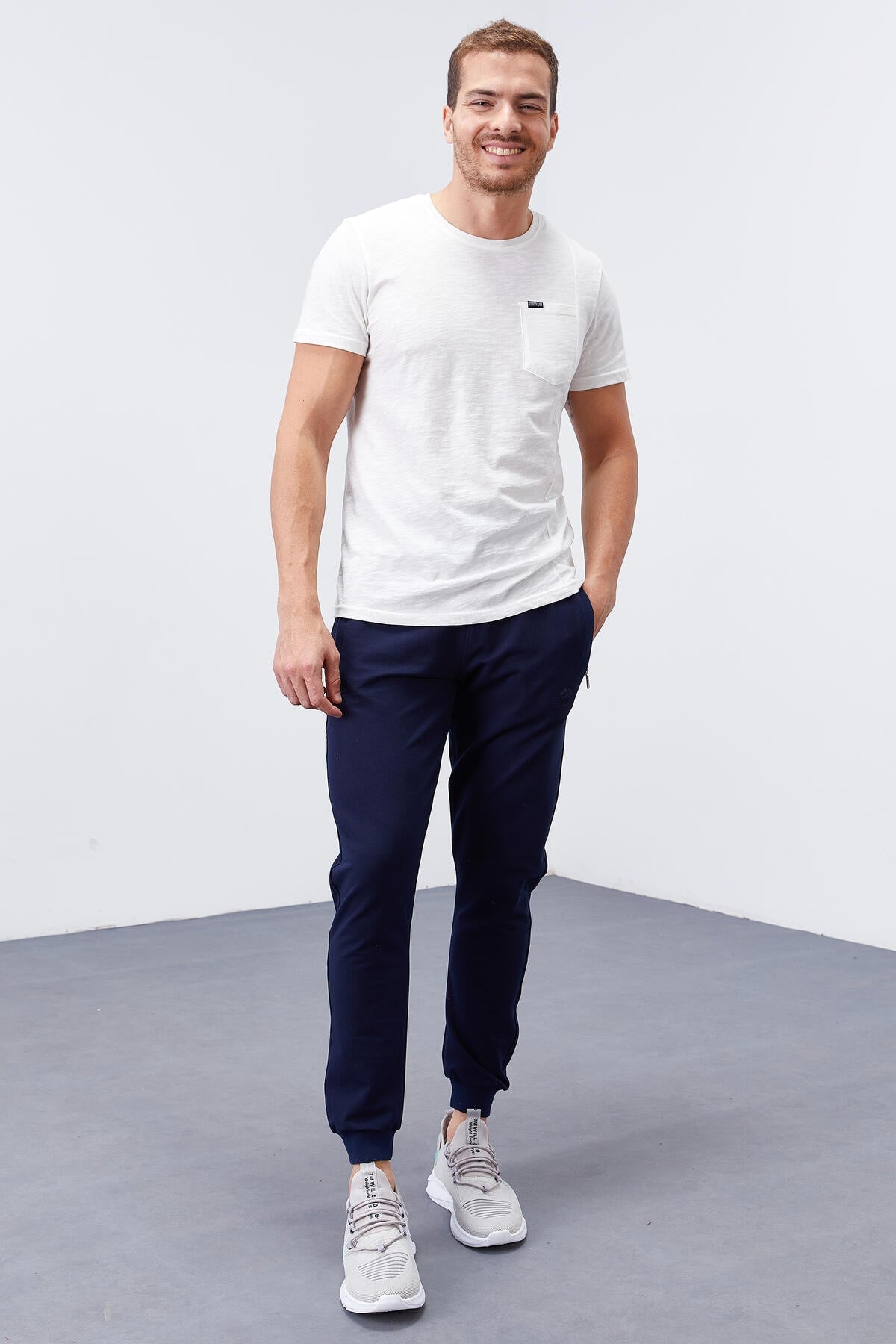 Indigo Zippered Pocketed Straight Fit Jogger Men's Tracksuit Bottom - 84343