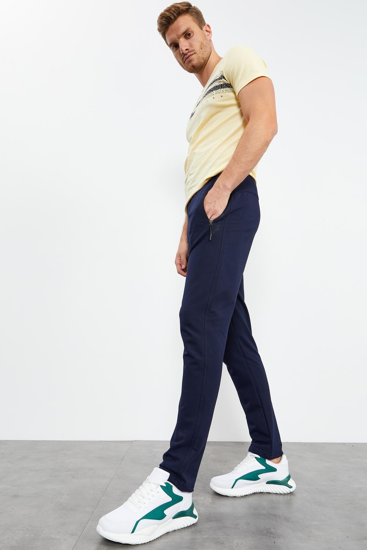 Indigo Zippered Pocket Detailed Standard Fit Classic Hem Men's Tracksuit Bottom - 84744
