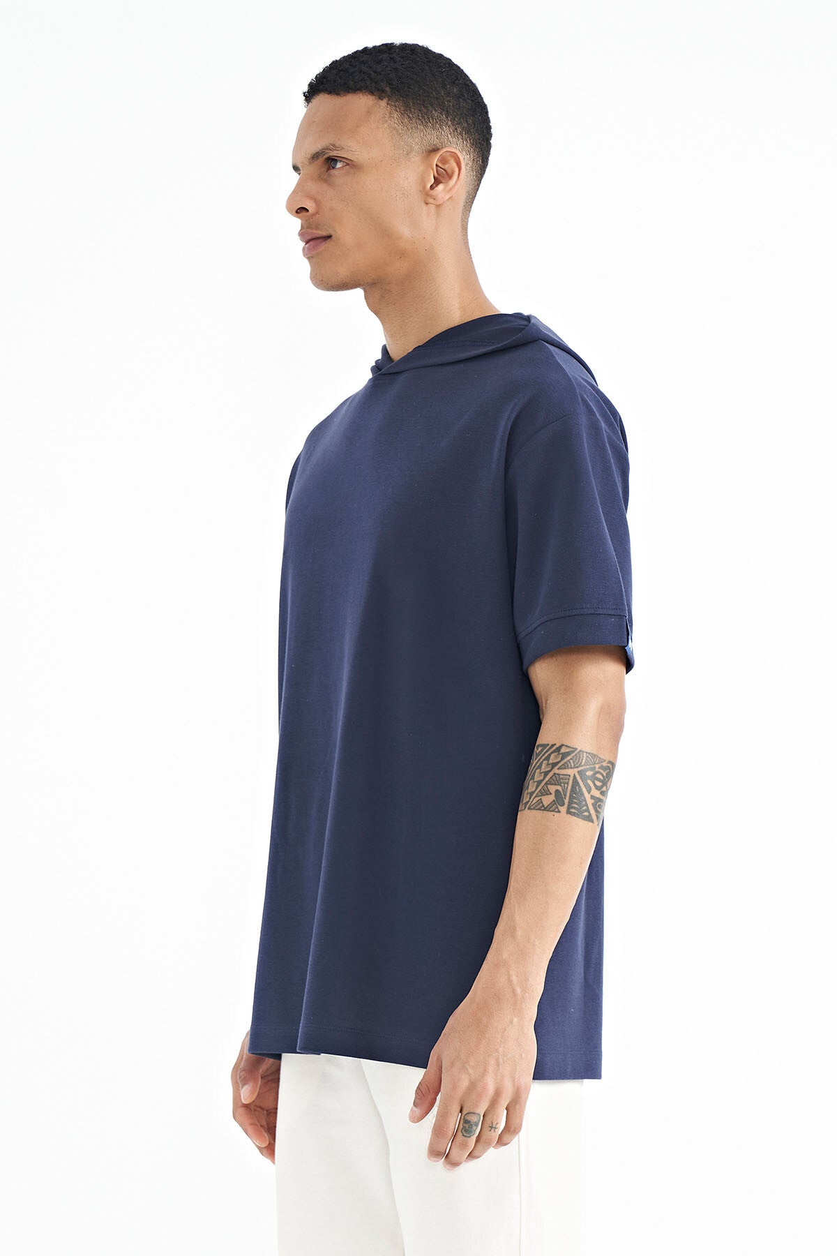 Indigo Hooded Sleeve Label Detailed Oversize Men's T-shirt - 88179