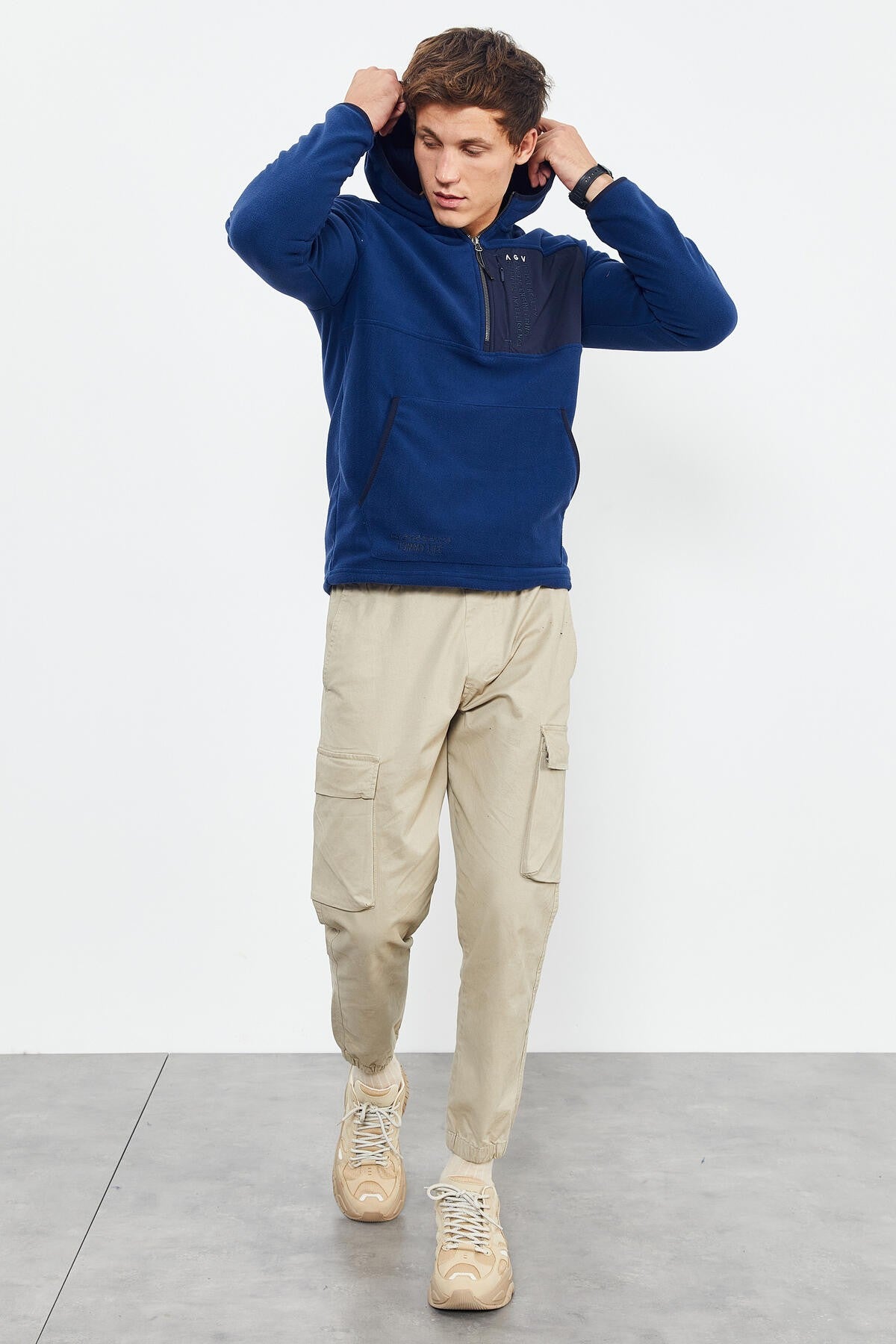 Indigo Embroidered Half-Zip Hooded Regular Fit Men's Fleece Sweatshirt - 87996