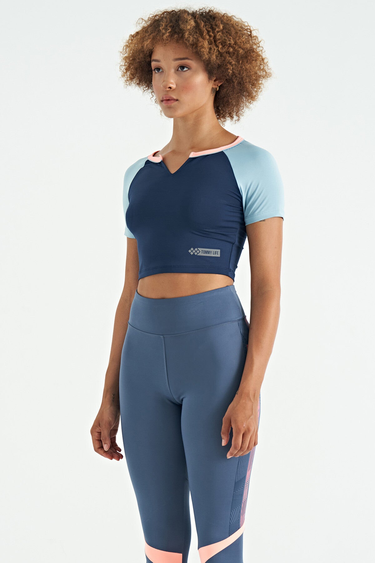Indigo Color Block Logo Printed O Collar Slim Fit Women's Crop T-Shirt - 97270