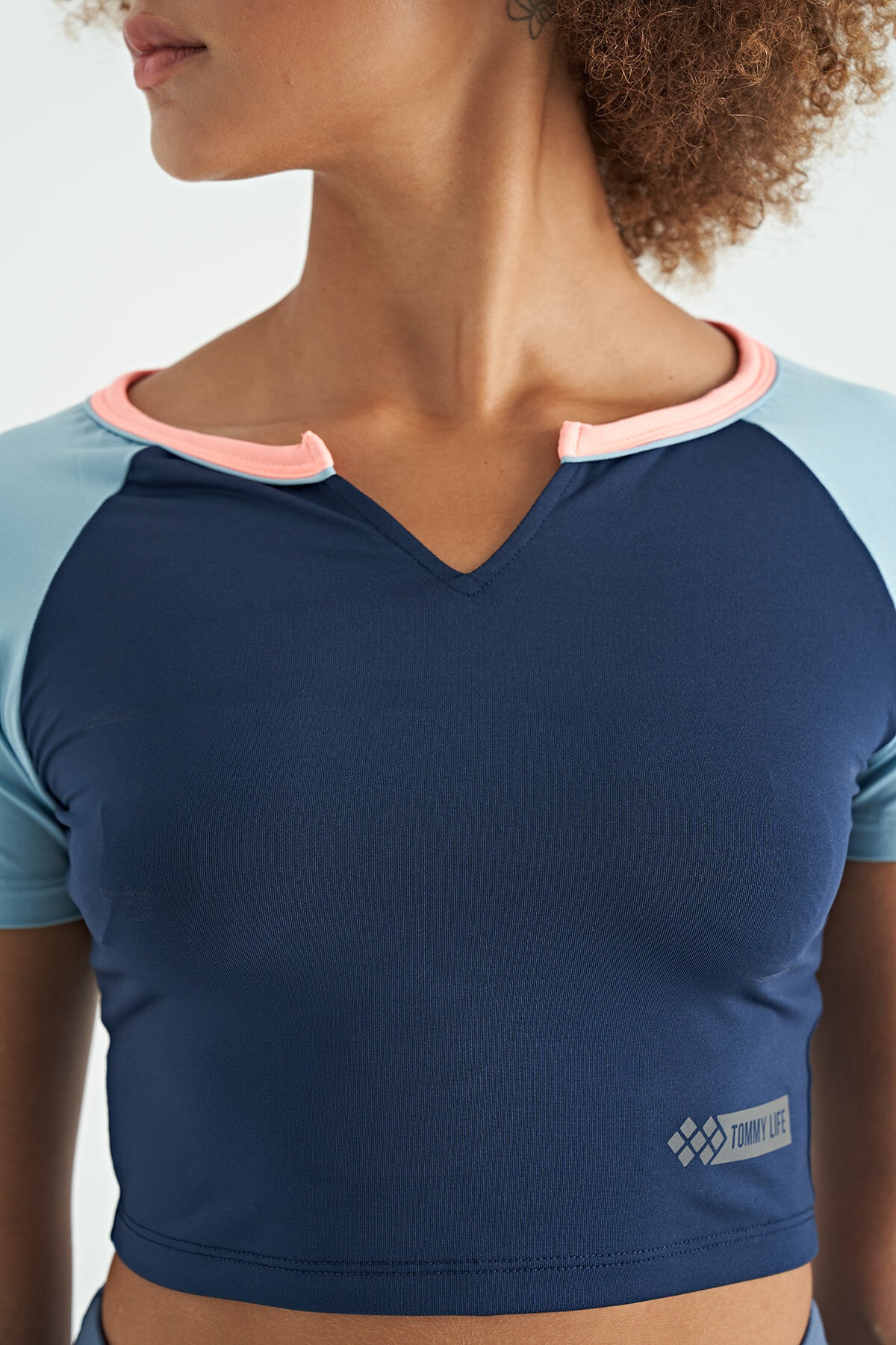 Indigo Color Block Logo Printed O Collar Slim Fit Women's Crop T-Shirt - 97270