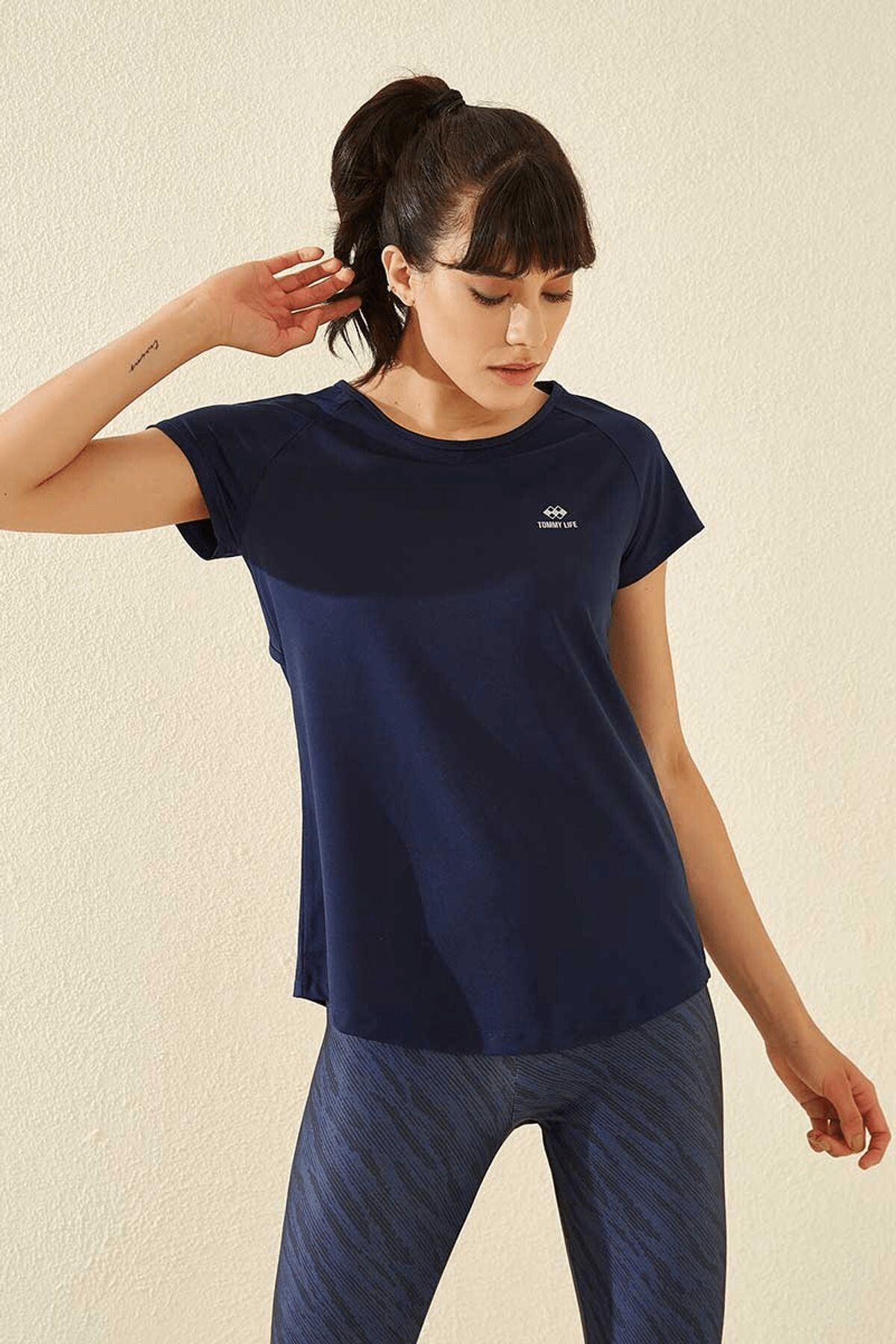 Indigo Short Sleeve Standard Fit O Neck Women's T-Shirt with Back Window - 97101