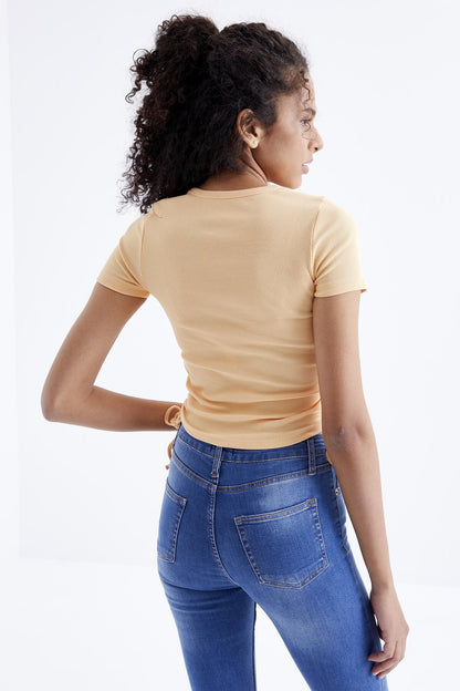 Melon Inside Basic Side Gathered O Collar Women's Crop Top T-Shirt - 97203