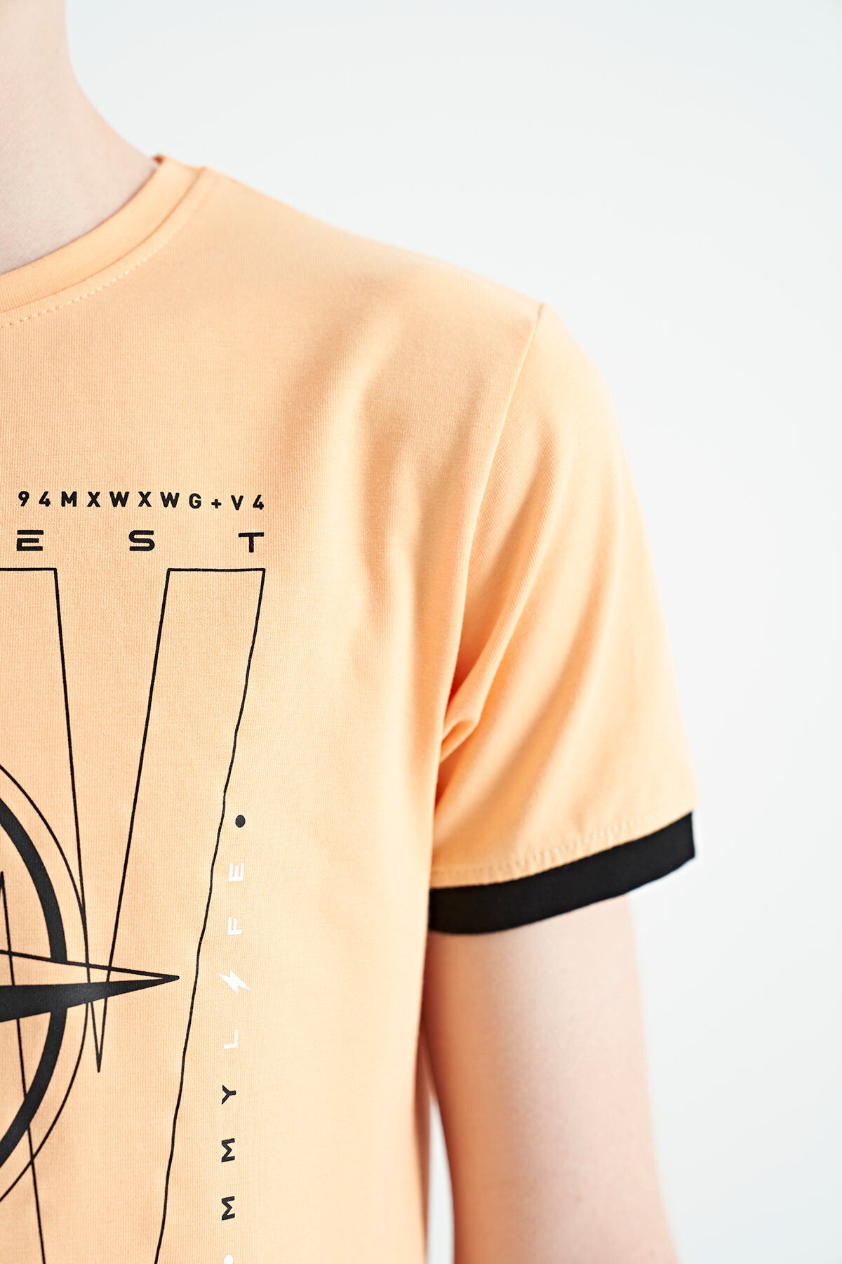Melon Inner Compass Printed Standard Mold O Collar Boys T-Shirt - 11106