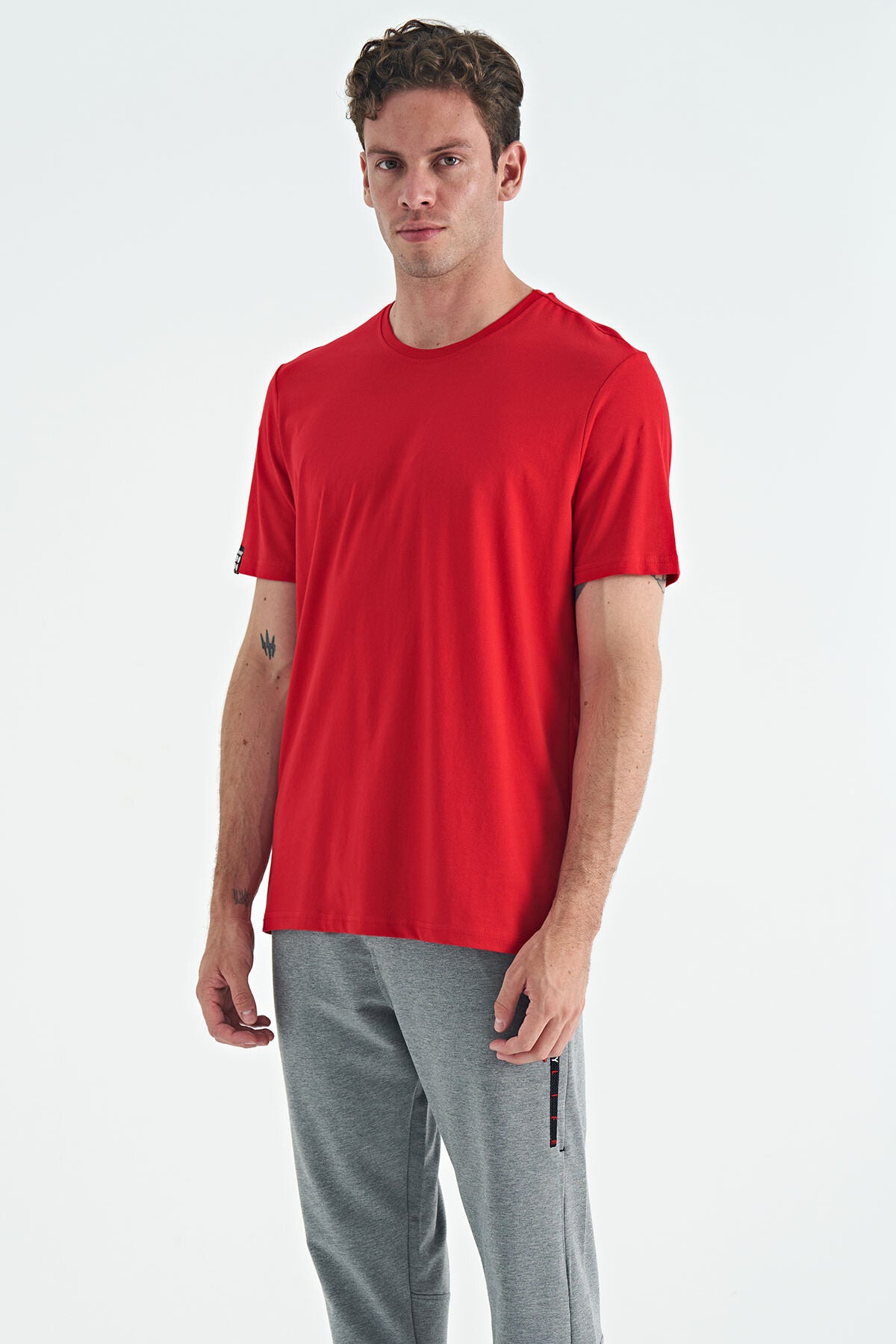 Red Men's Basic Short Sleeve Standard Fit O Neck T-shirt - 87911