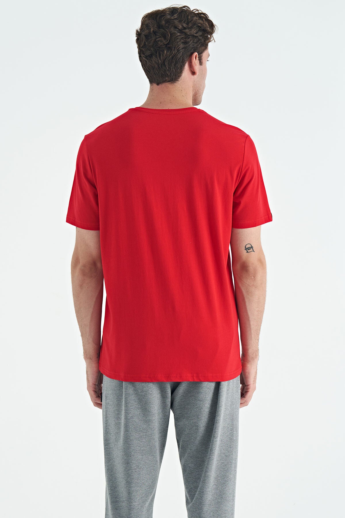 Red Men's Basic Short Sleeve Standard Fit O Neck T-shirt - 87911
