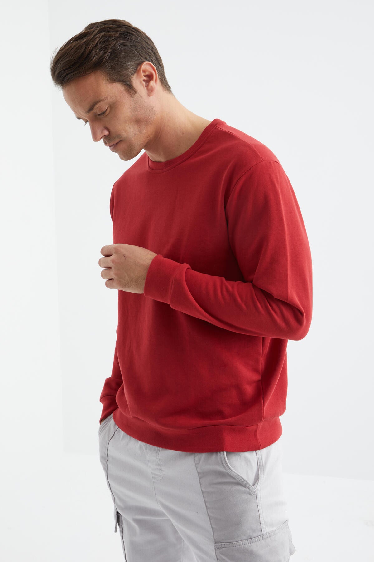 Red Basic Round Neck Comfort Fit Men's Sweatshirt - 88053