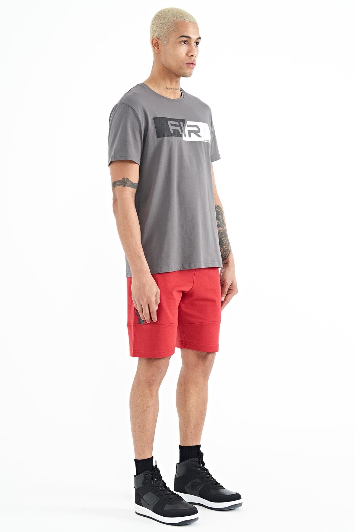 Alec Red Standard Fit Men's Shorts - 81243