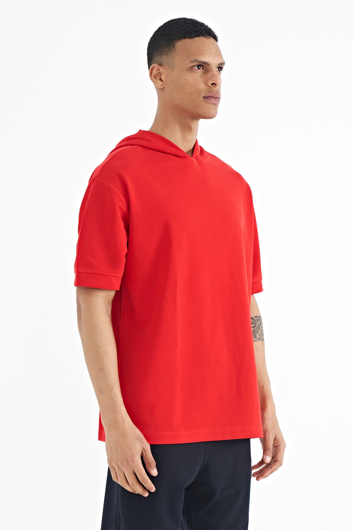 Red Hooded Sleeve Label Detailed Oversize Men's T-shirt - 88179