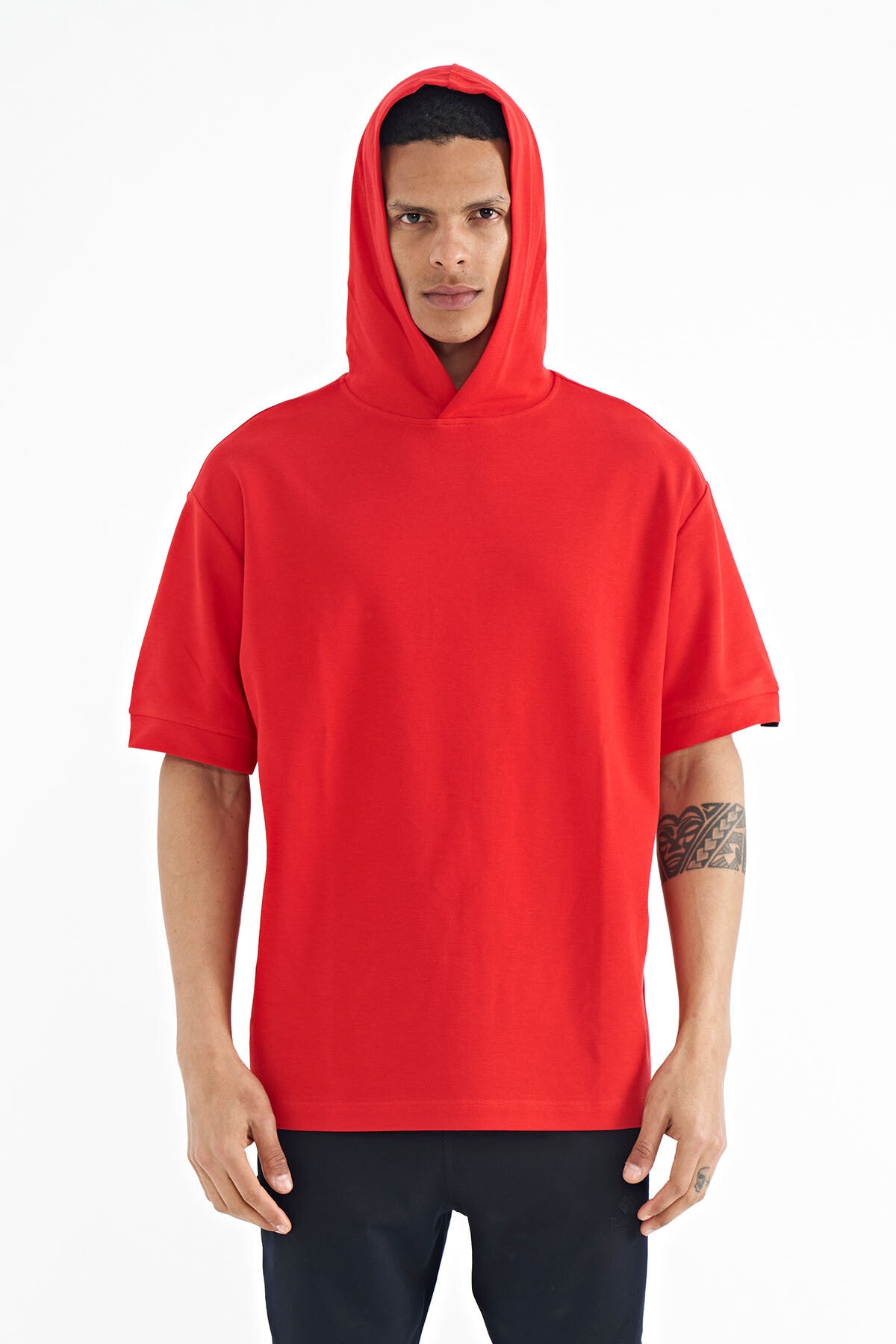 Red Hooded Sleeve Label Detailed Oversize Men's T-shirt - 88179