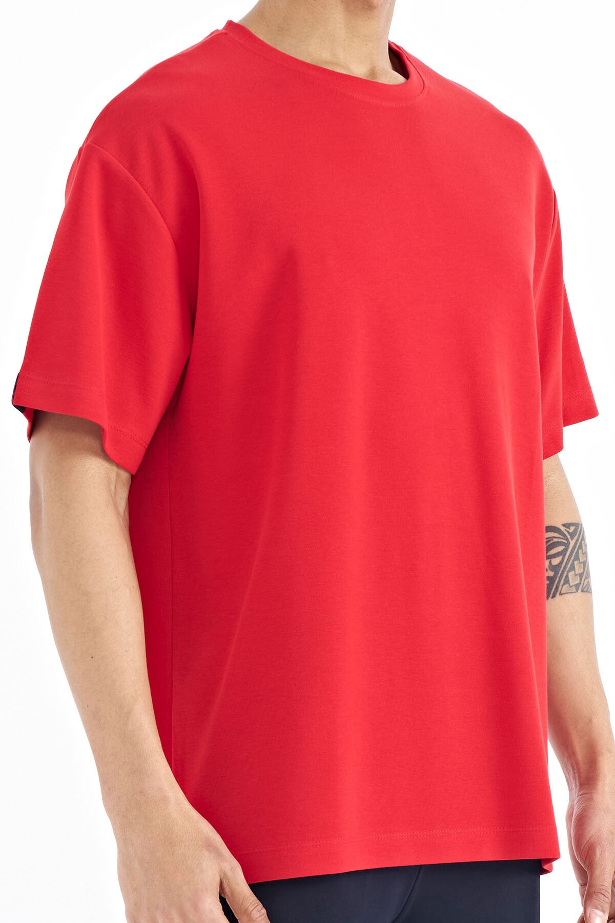 Red Sleeve Embroidered Detailed Basic Oversize Men's T-Shirt - 88193