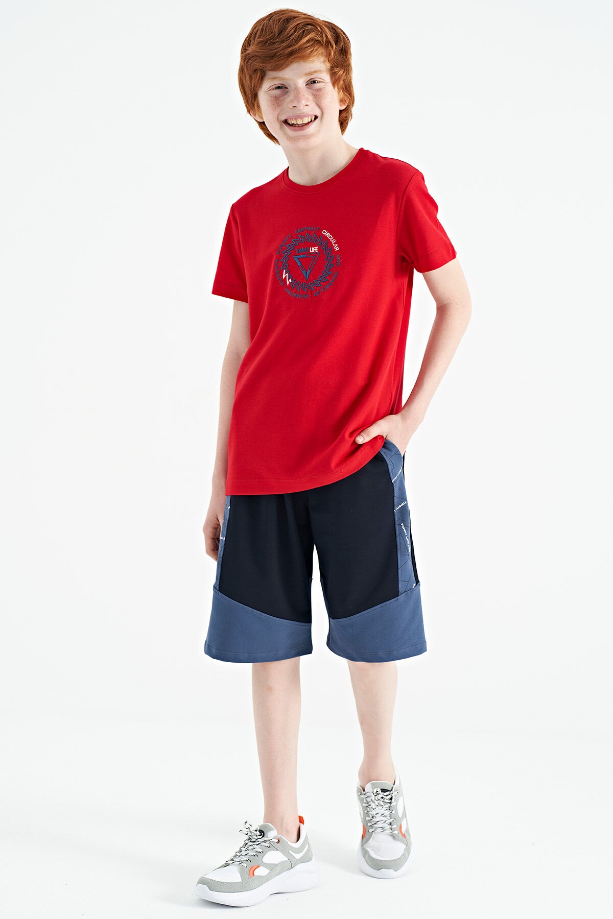 Red Embroidered Detailed O Collar Standard Fit Boys' T-Shirt - 11115