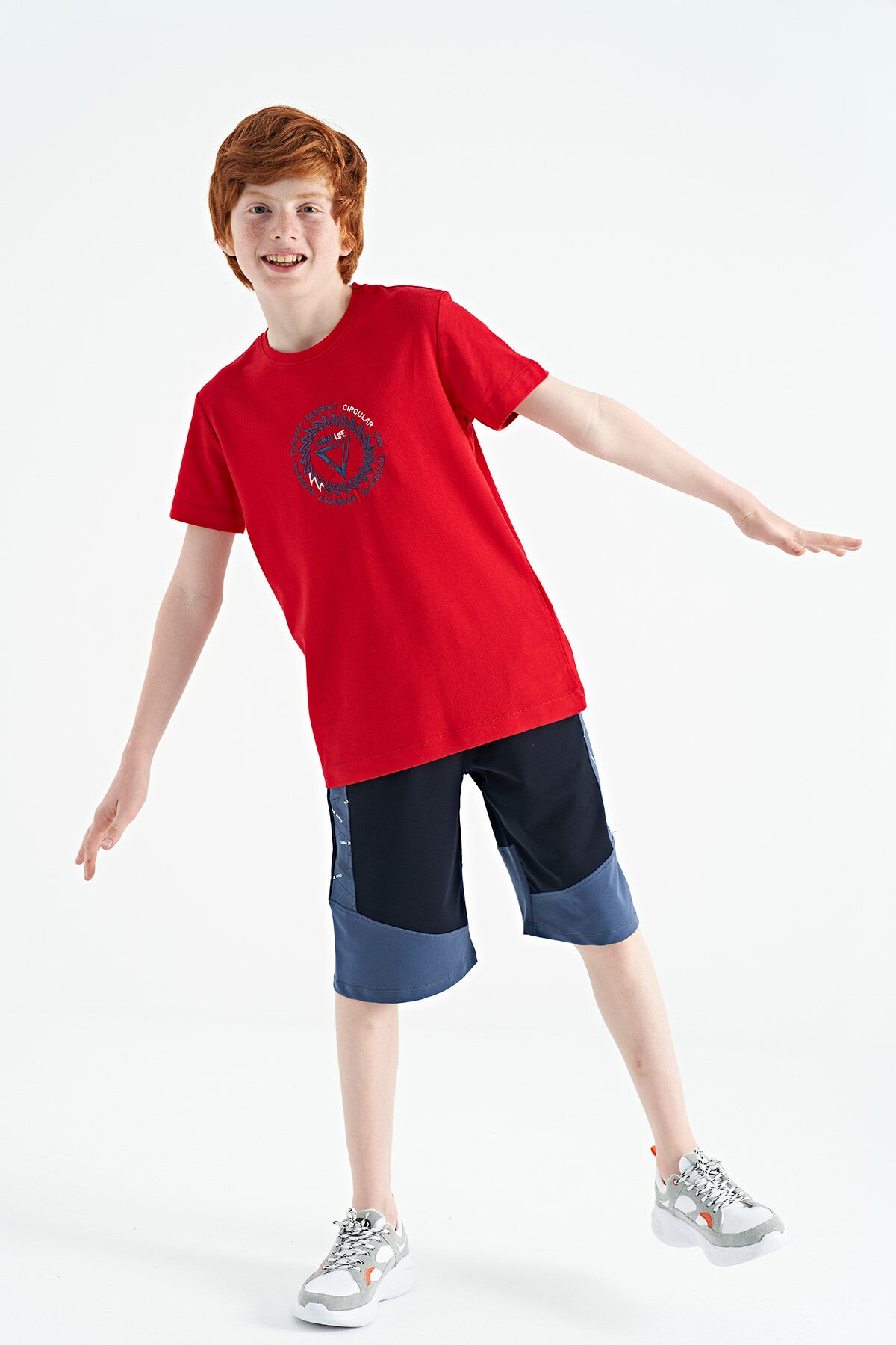 Red Embroidered Detailed O Collar Standard Fit Boys' T-Shirt - 11115