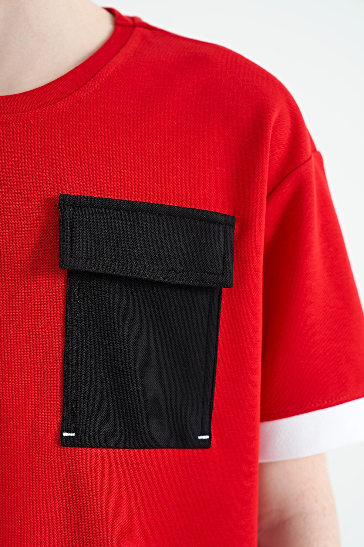Red O Collar Oversize Pocket Detailed Boys T-Shirt - 11152