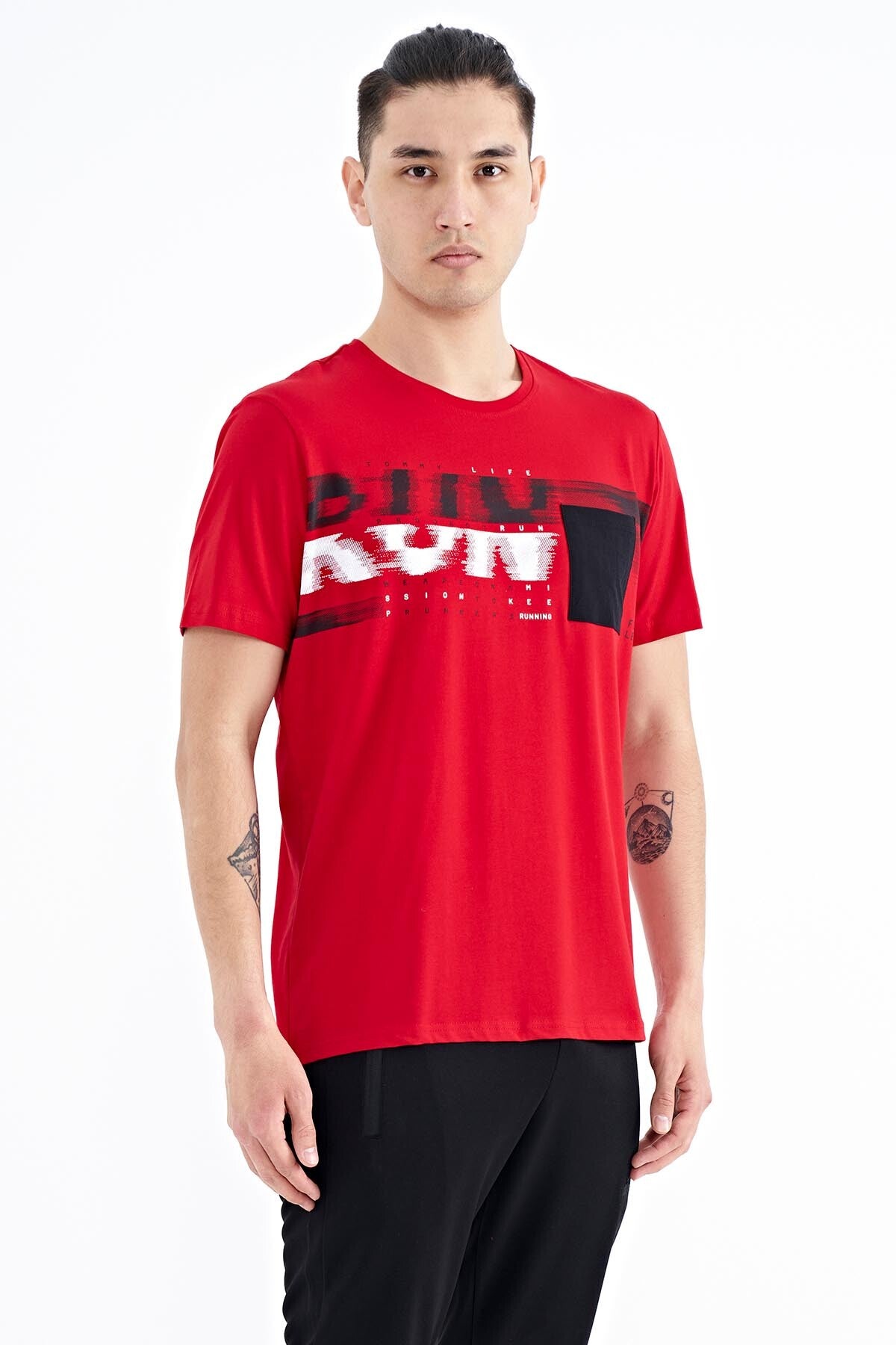 Red Front Pocket Detailed Printed Standard Fit Men's T-shirt - 88200