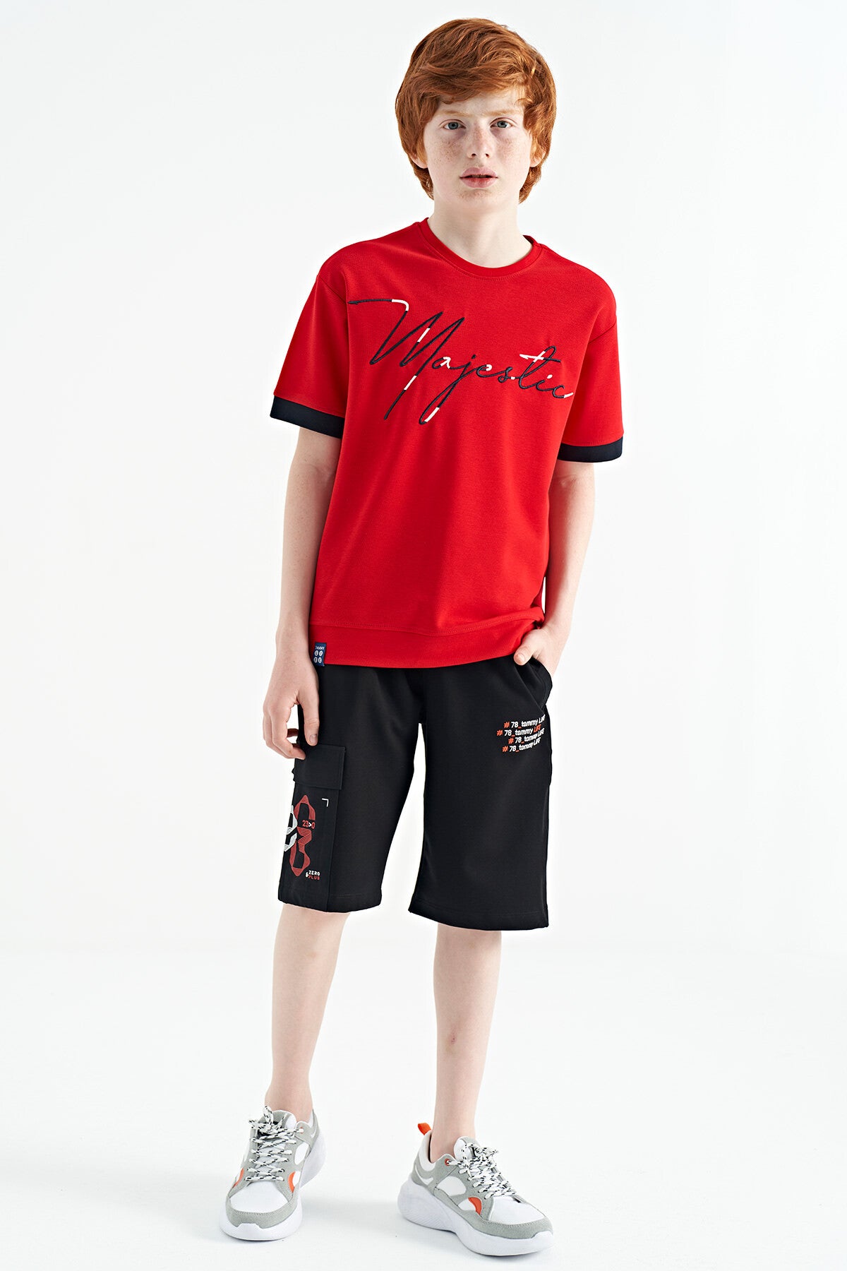 Red Front Letter Embroidered O Collar Oversize Boys T-Shirt - 11147