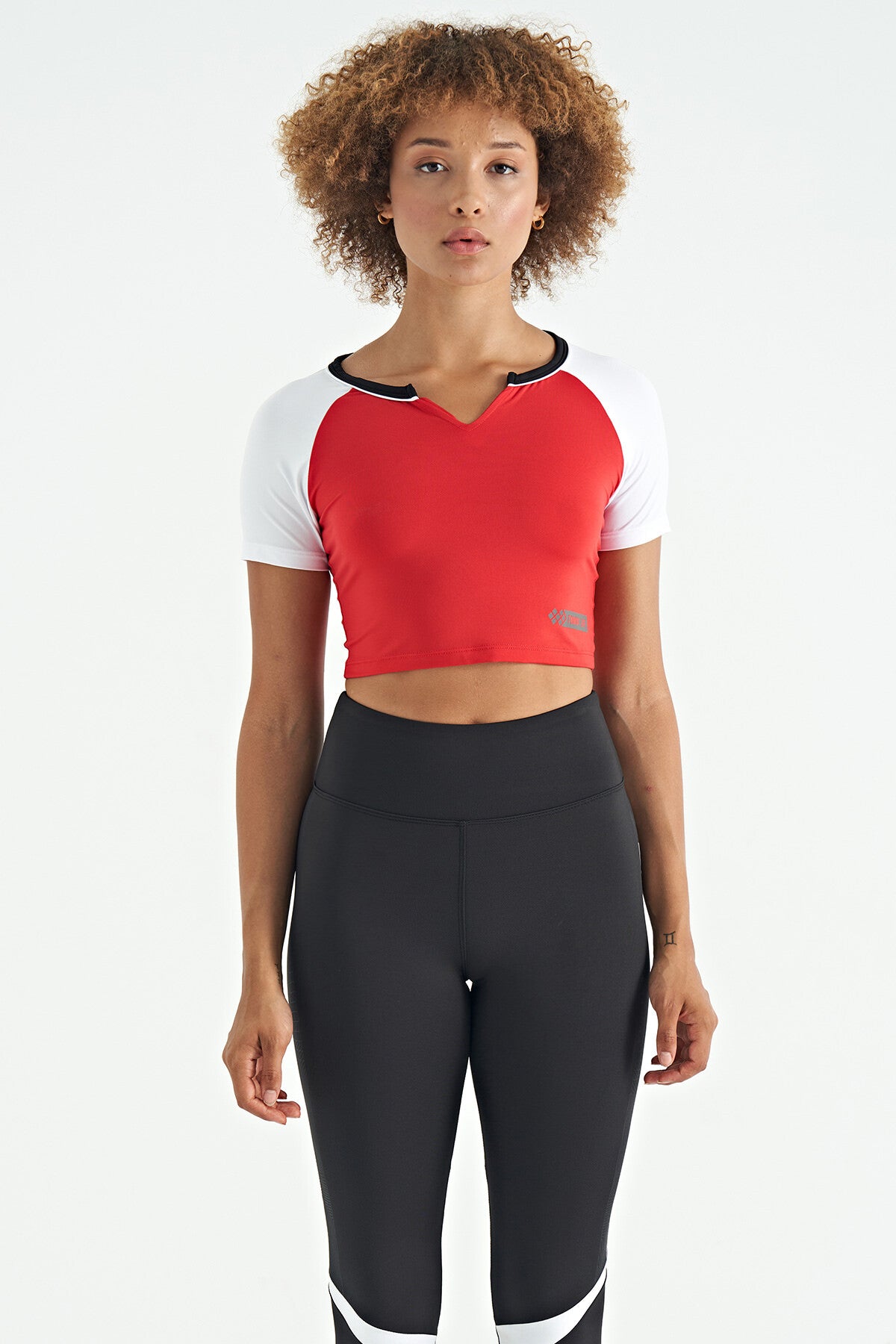 Red Color Block Logo Printed O Neck Slim Fit Women's Crop T-Shirt - 97270