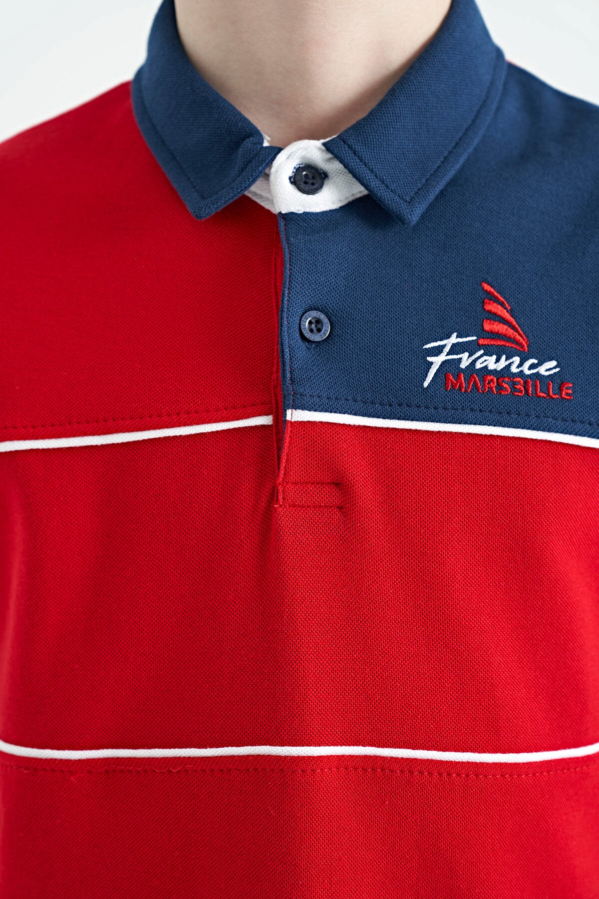 Red Color Block Embroidered Letter Detailed Standard Pattern Polo Collar Boys T-Shirt - 11109