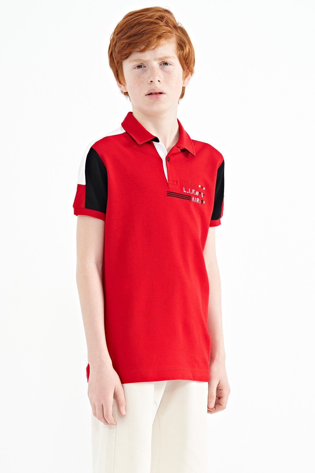 Red Color Blocked Shoulder Trim Detailed Standard Pattern Boys T-Shirt - 11155