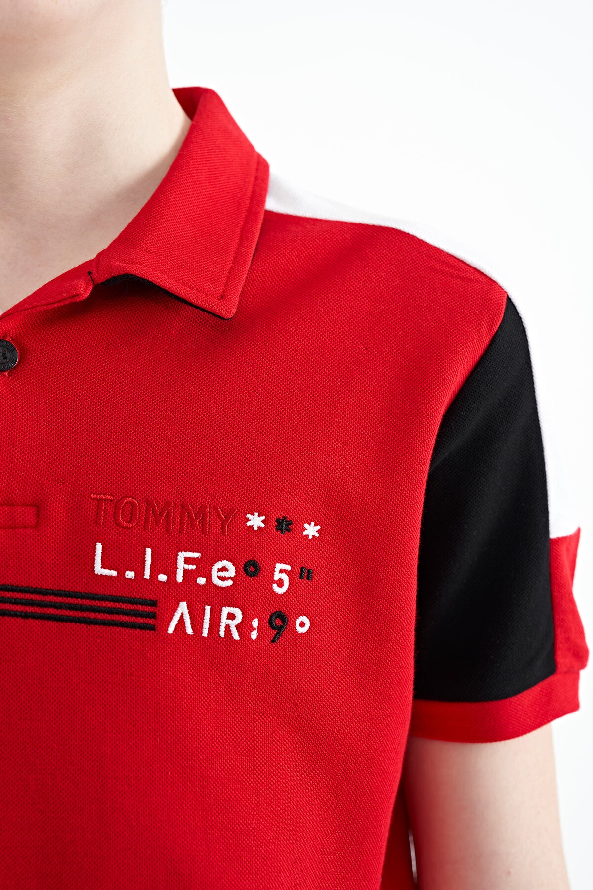 Red Color Blocked Shoulder Trim Detailed Standard Pattern Boys T-Shirt - 11155