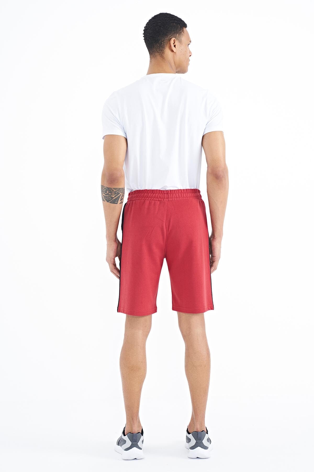 Alfred Red Standard Fit Men's Shorts - 81244