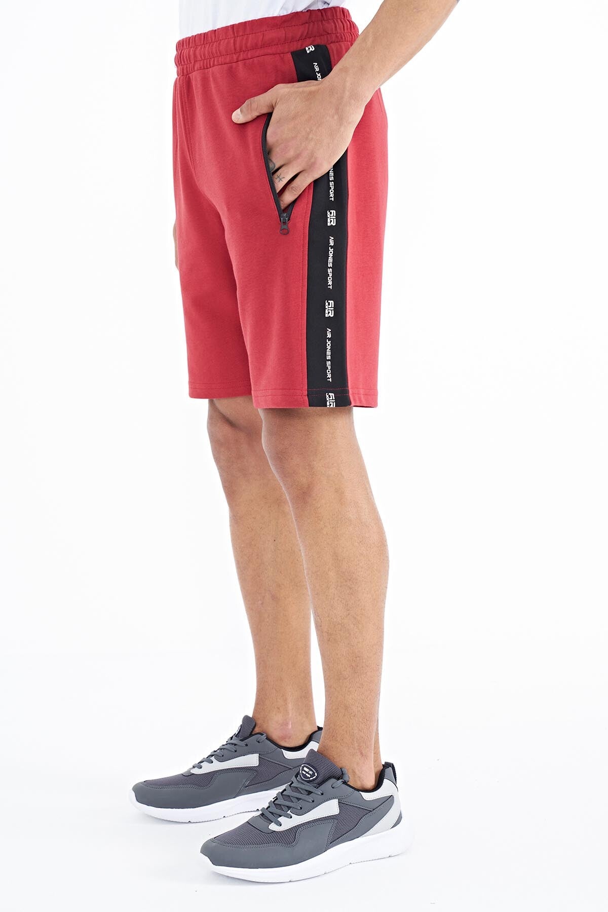 Alfred Red Standard Fit Men's Shorts - 81244