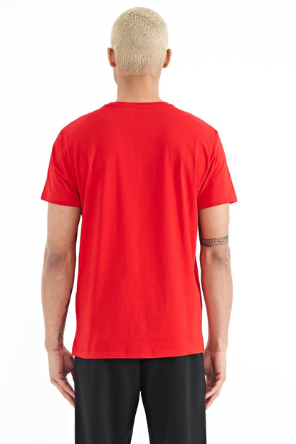 Liam Red Standard Fit Men's T-Shirt - 88207