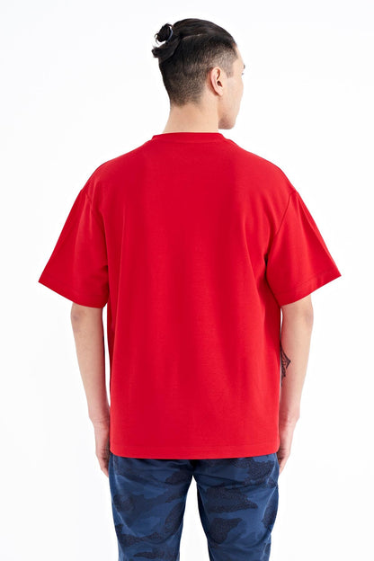 Red Embroidered Letter O Collar Oversize Men's T-Shirt - 88223