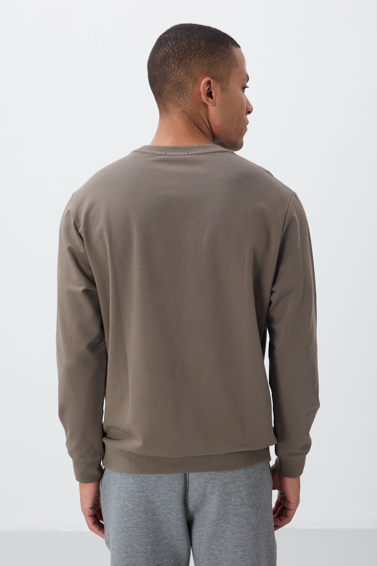 Dark Beige Embroidered O Collar Comfort Fit Fleece-Lined Men's Sweatshirt - 88020
