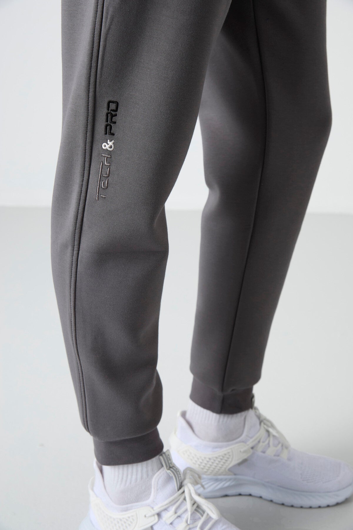 Dark Grey Laced Slim Fit Men's Tracksuit Bottom - 84999