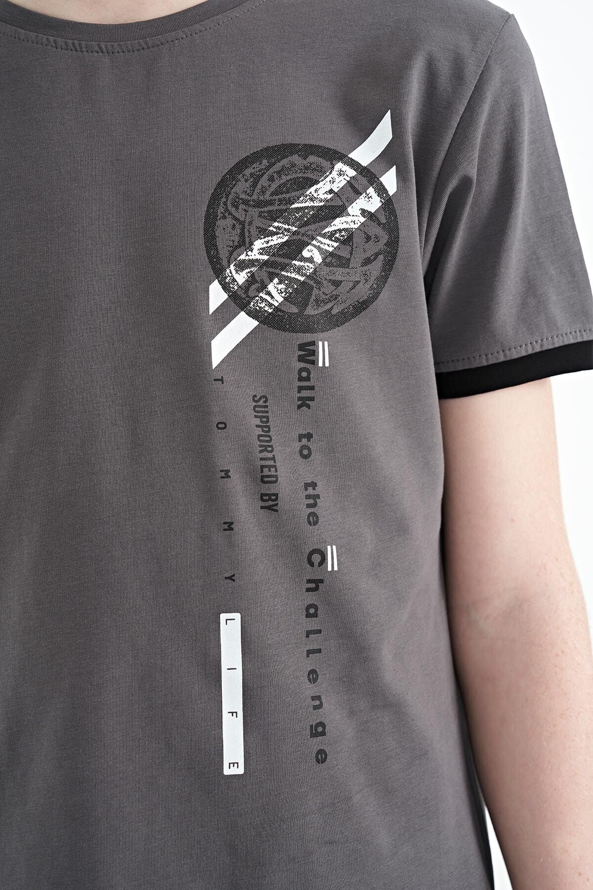 Dark Grey Print Detailed O Collar Standard Fit Boys' T-Shirt - 11131