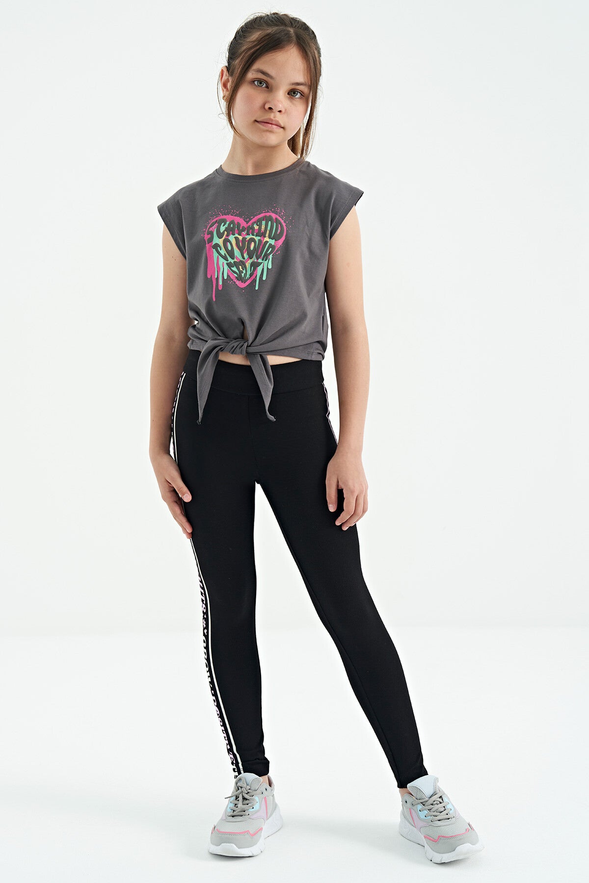 Dark Grey Heart Print Front Knot Detailed Comfortable Fit Girls' T-Shirt - 75114