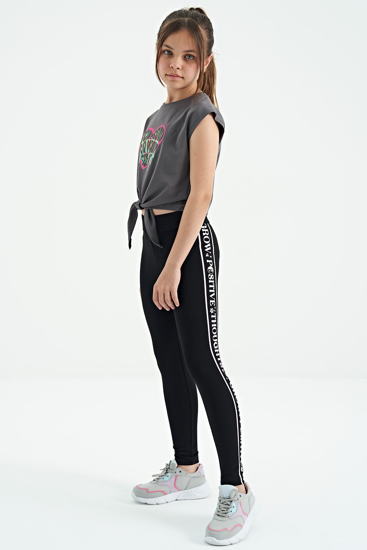 Dark Grey Heart Print Front Knot Detailed Comfortable Fit Girls' T-Shirt - 75114