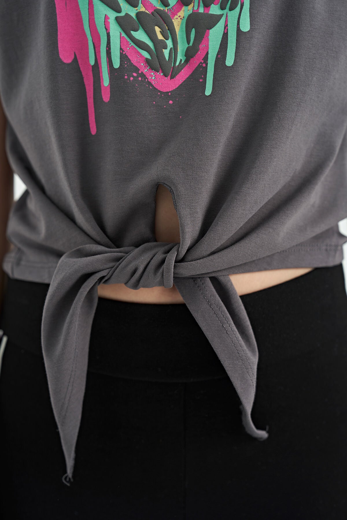 Dark Grey Heart Print Front Knot Detailed Comfortable Fit Girls' T-Shirt - 75114