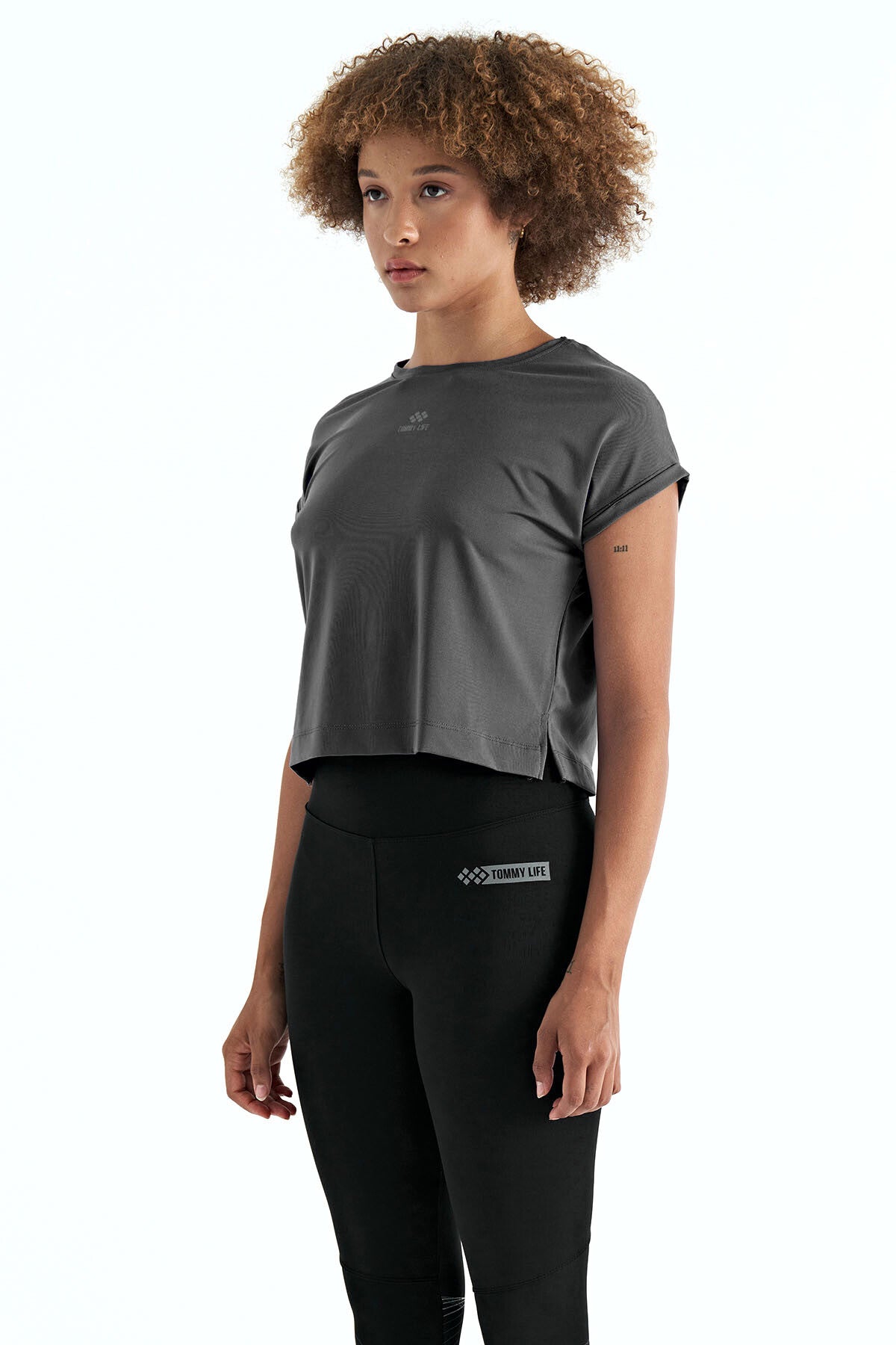 Dark Gray Logo Printed O Neck Short Sleeve Oversize Women's Crop T-Shirt - 97262