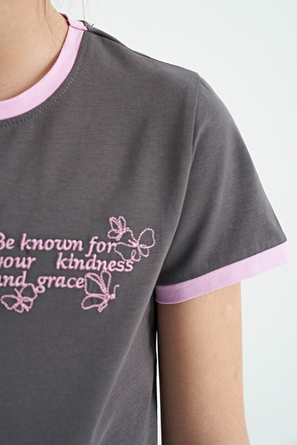 Dark Grey Minimal Print O Neck Comfort Fit Short Sleeve Girls T-Shirt - 75110