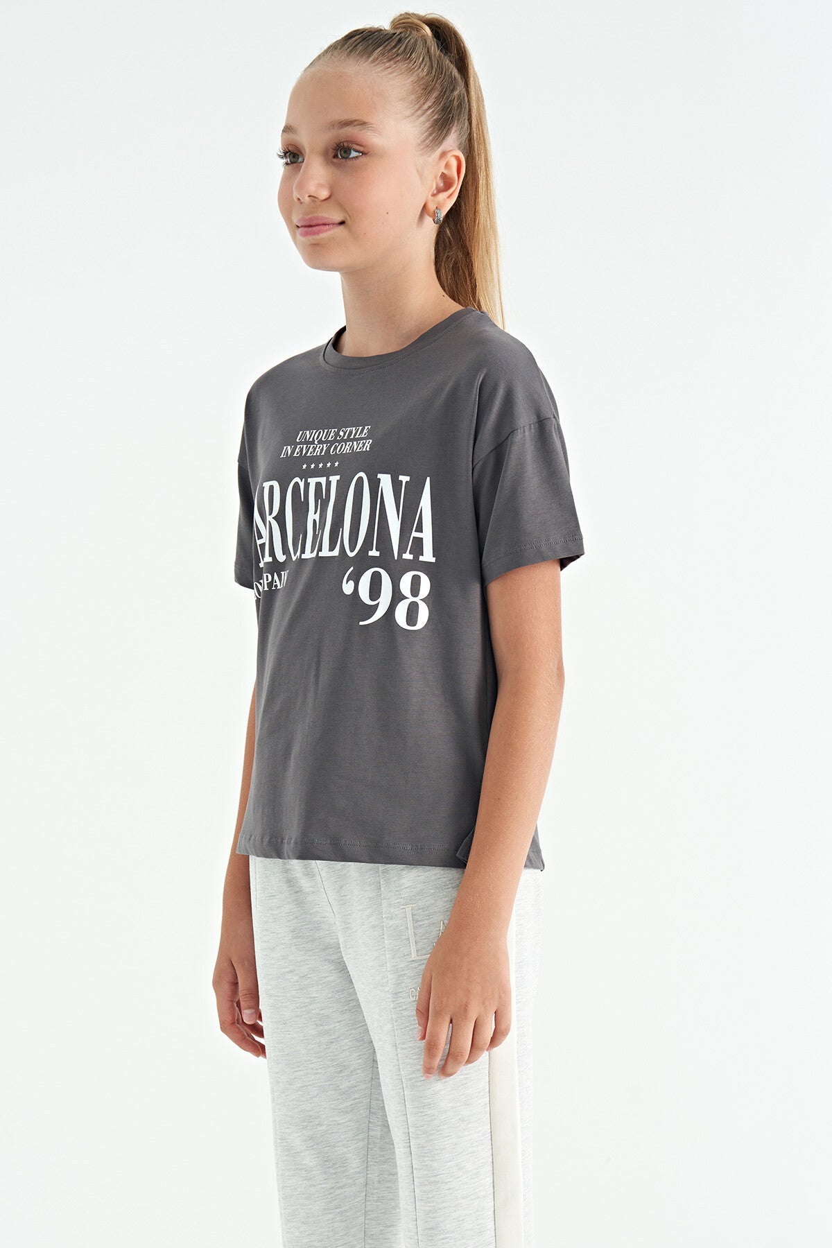 Dark Gray O Collar Printed Drop Shoulder Oversize Girl's T-Shirt - 75115