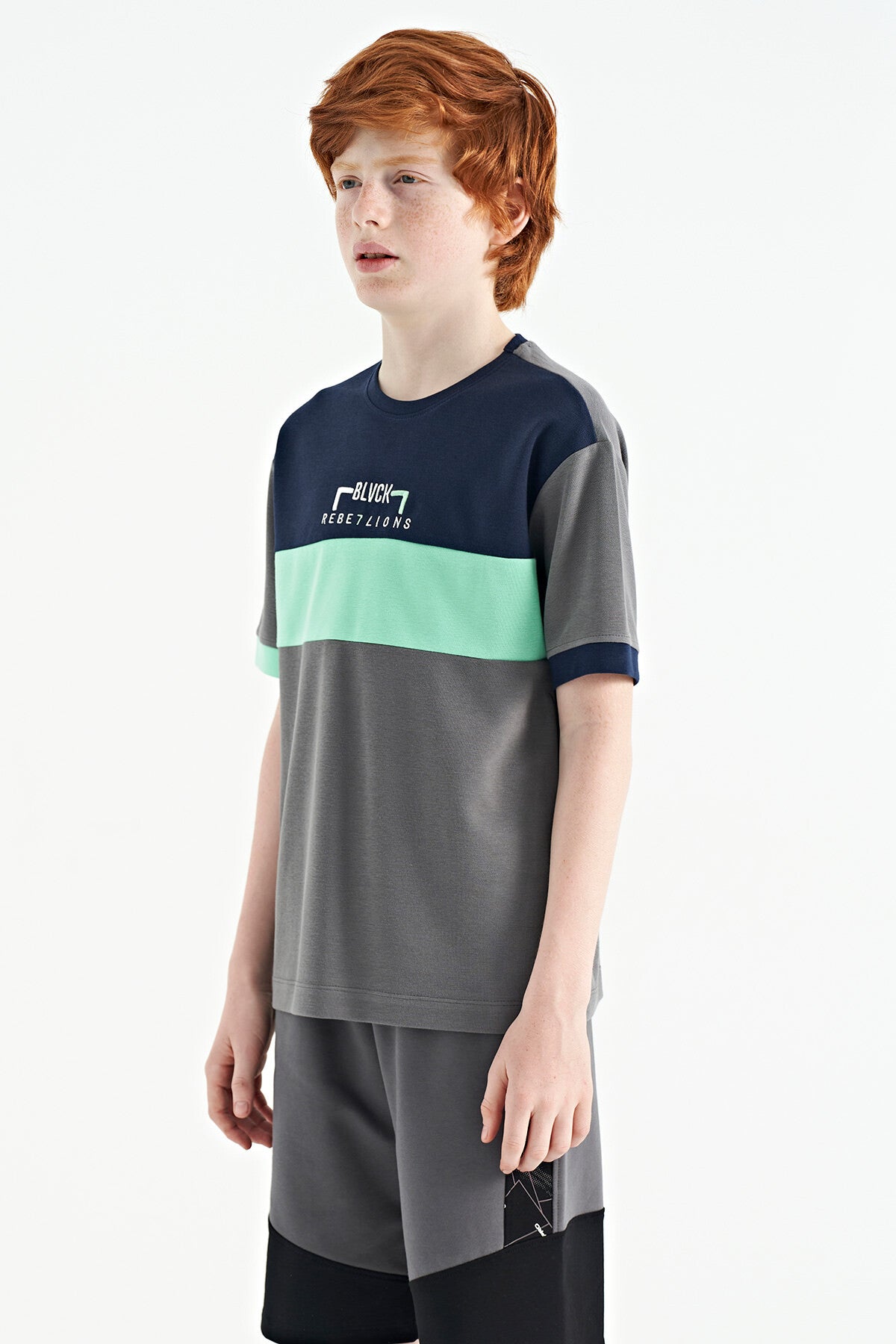Dark Grey Gradient Embroidered Oversize Boys' T-Shirt - 11159
