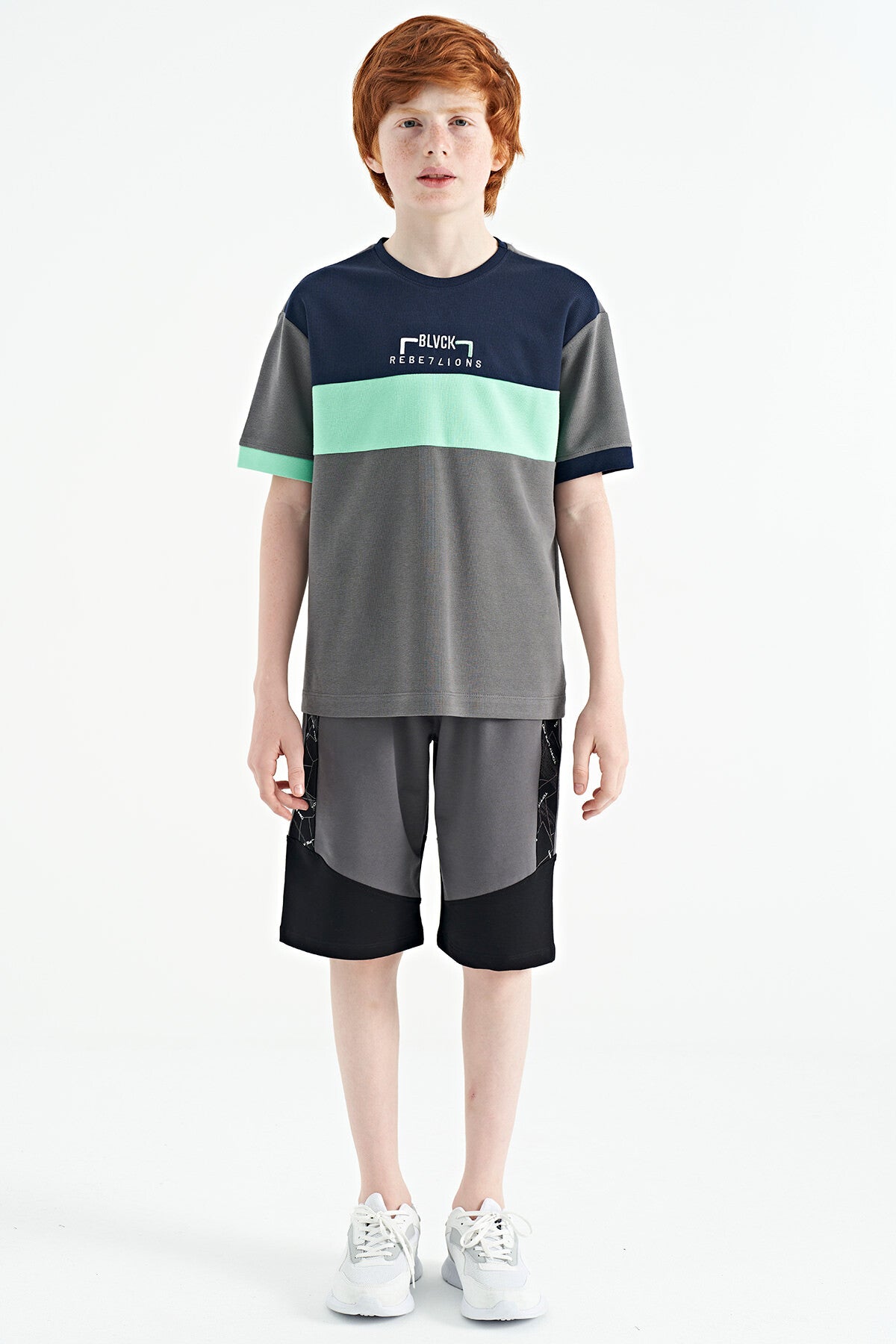 Dark Grey Gradient Embroidered Oversize Boys' T-Shirt - 11159