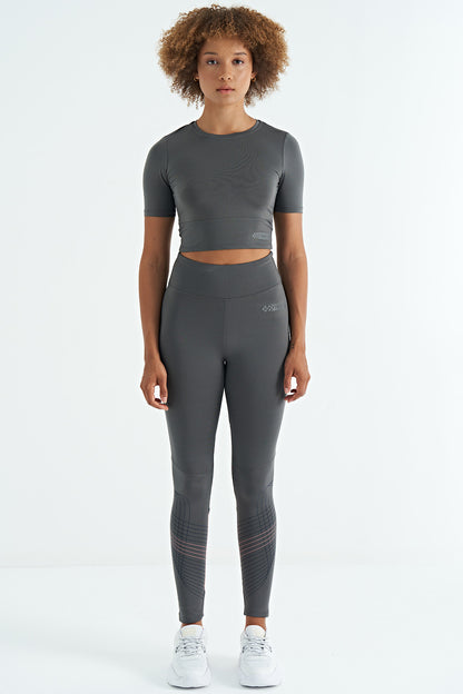 Dark Grey Backless Standard Fit O Collar Women's Crop T-Shirt - 97265