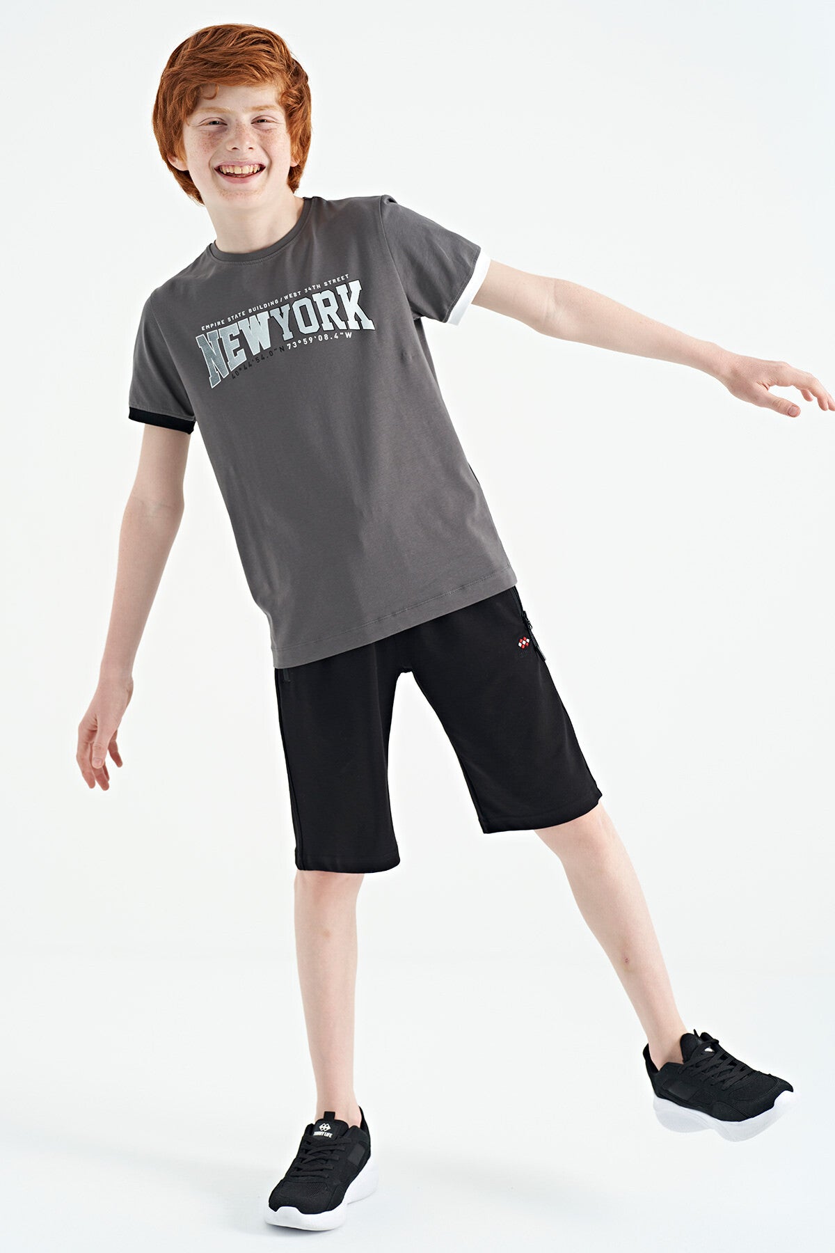 Dark Grey Print Standard Fit O Neck Boy's T-Shirt - 11105
