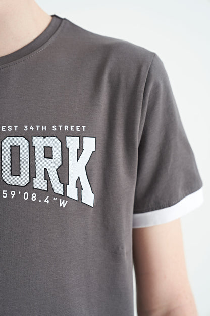 Dark Grey Print Standard Fit O Neck Boy's T-Shirt - 11105