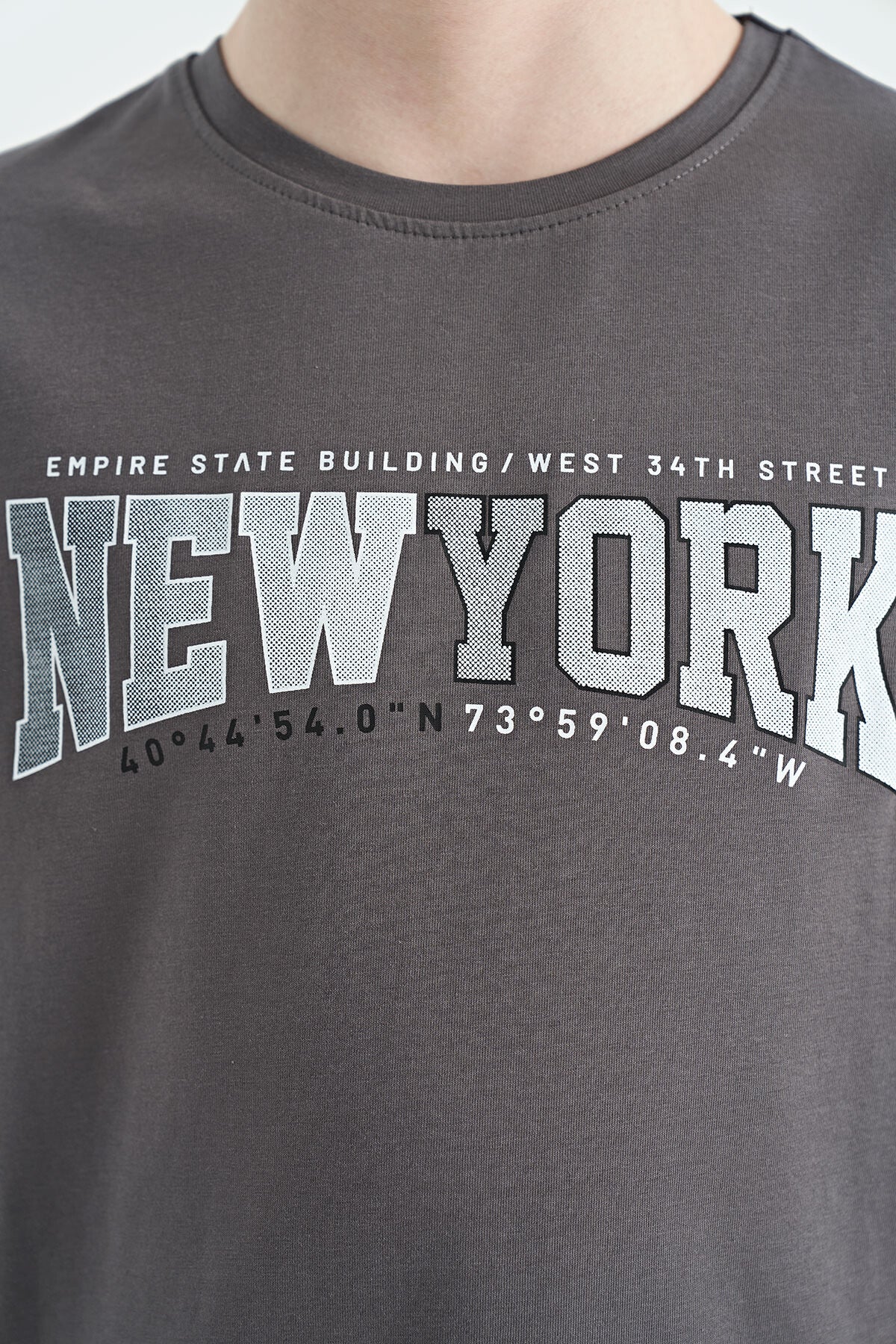 Dark Grey Print Standard Fit O Neck Boy's T-Shirt - 11105