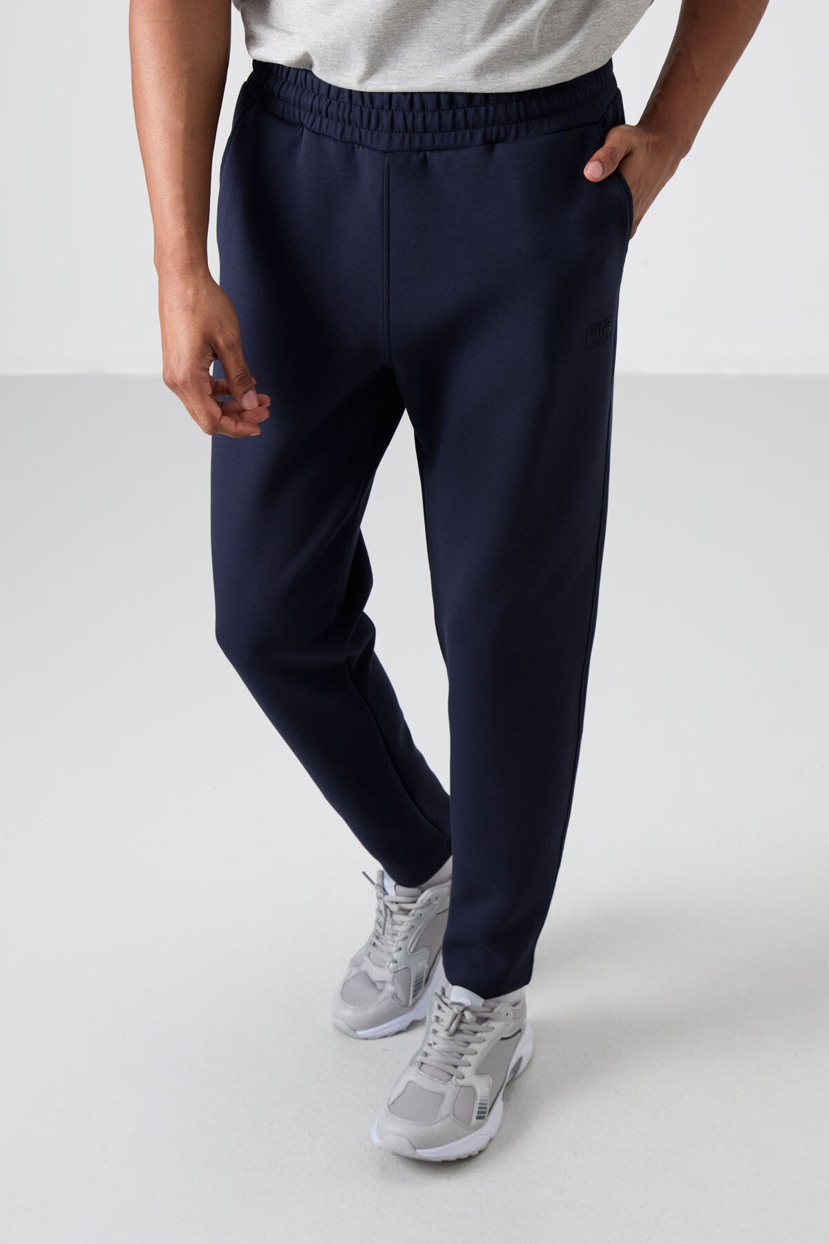 Barnes Navy Blue Men's Tracksuit Bottom - 84951