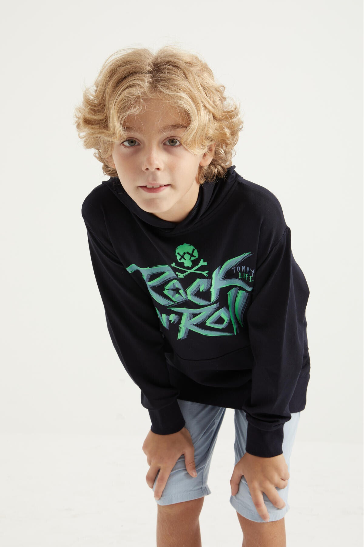 Navy Blue Printed Kangaroo Pocket Hooded Standard Fit Boys' Sweatshirt - 11002