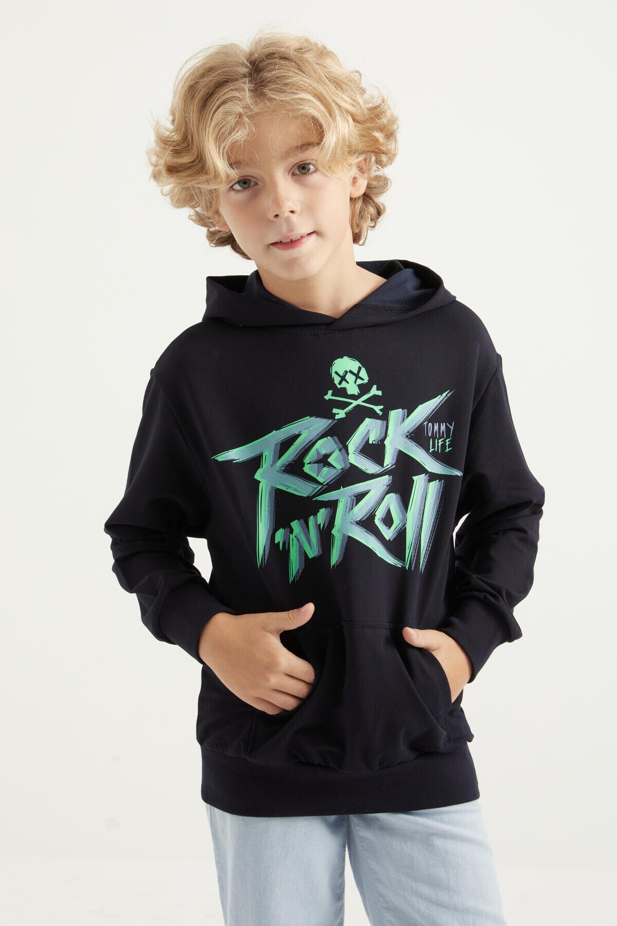 Navy Blue Printed Kangaroo Pocket Hooded Standard Fit Boys' Sweatshirt - 11002