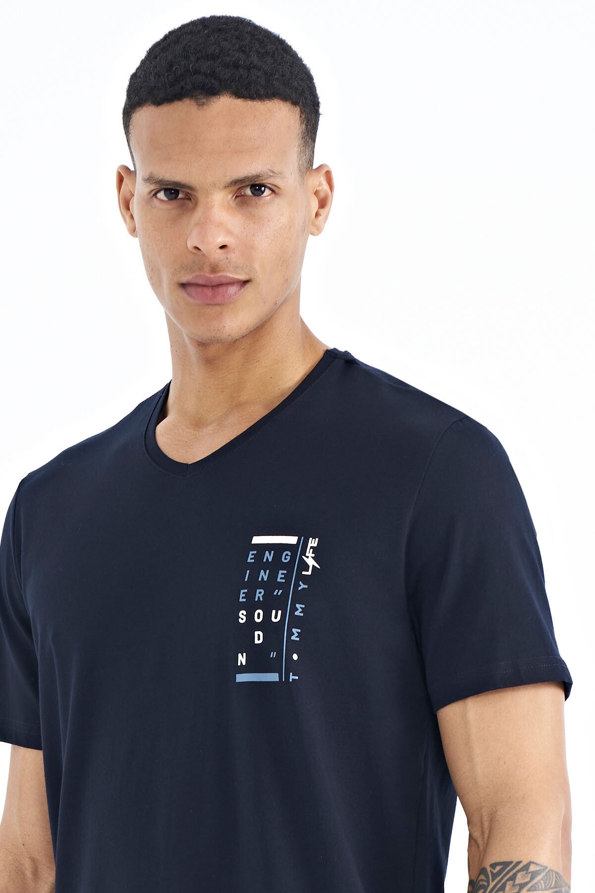 Navy Blue Printed Detailed V Neck Standard Fit Men's T-Shirt - 88186