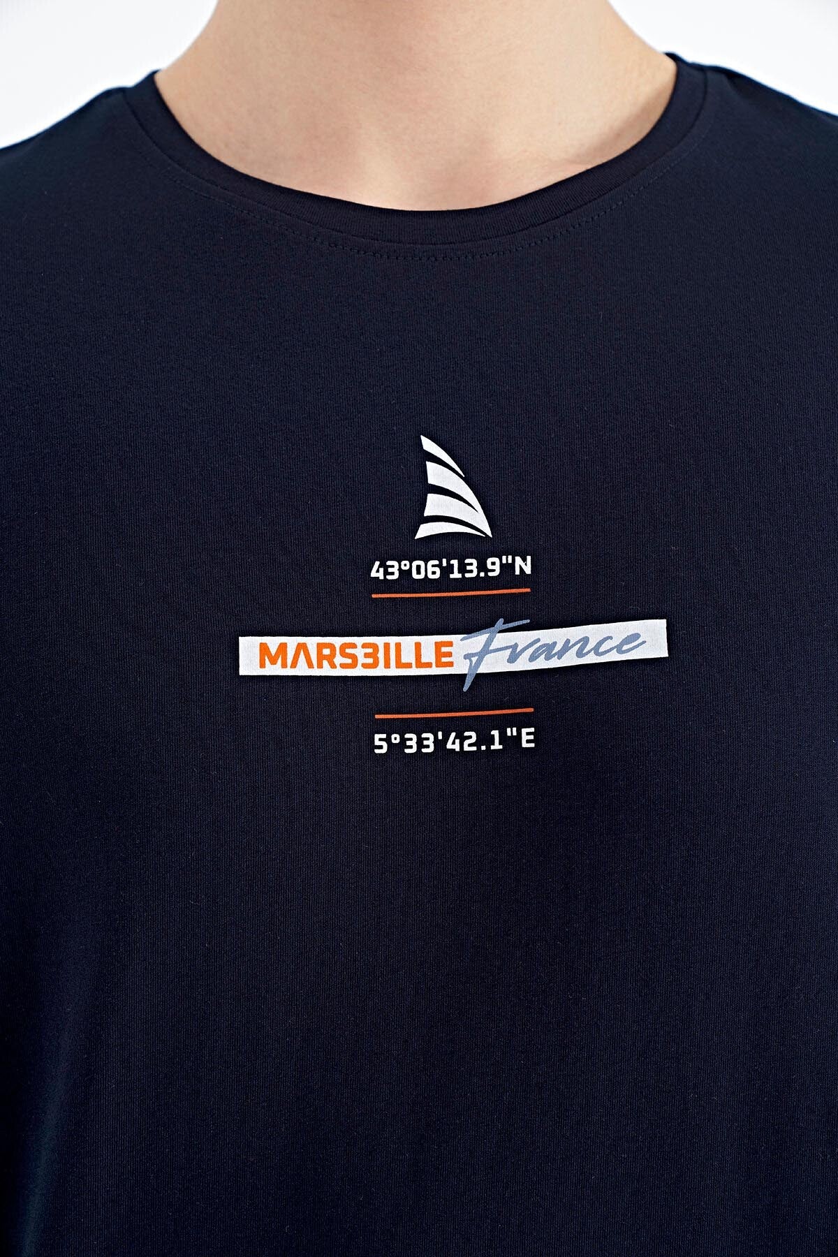 Navy Blue Printed O Collar Standard Fit Men's T-shirt - 88212