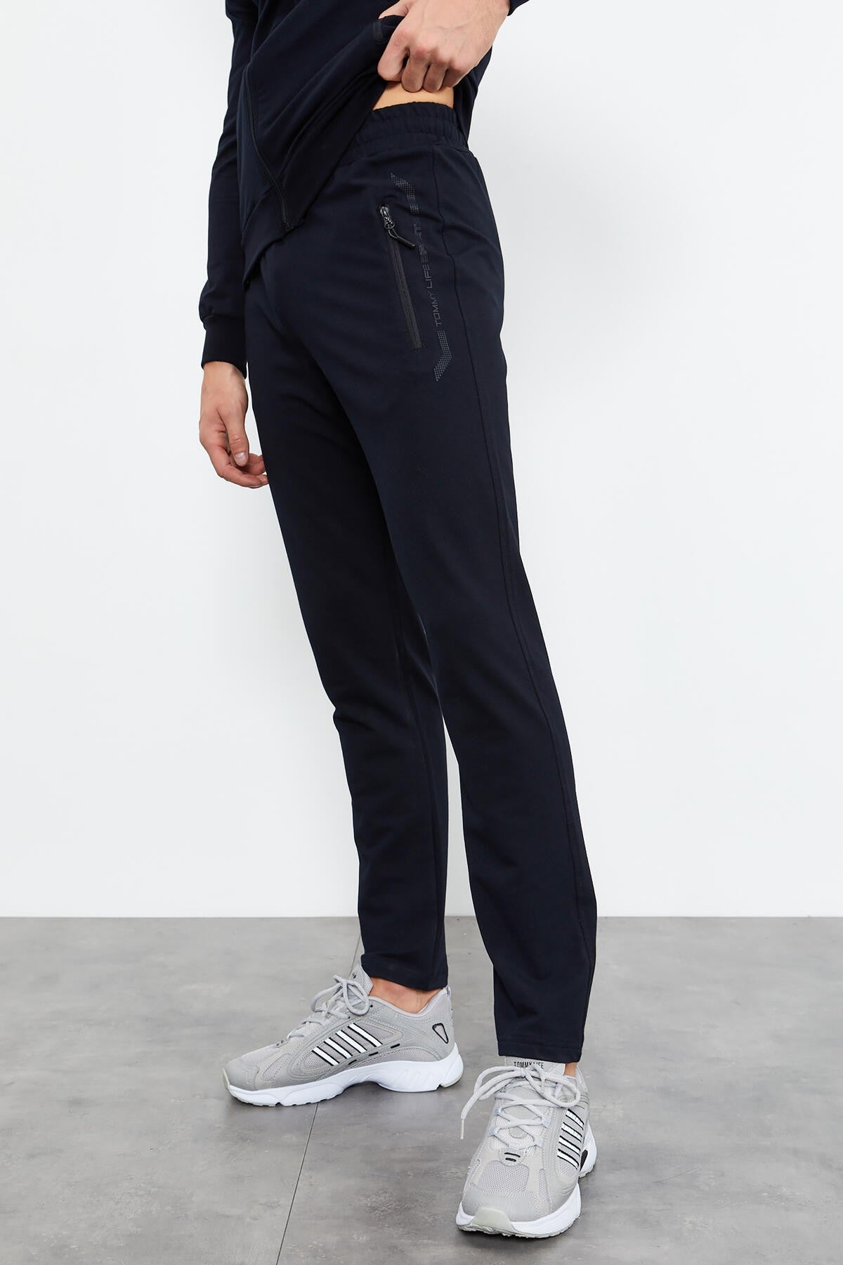 Navy Blue High Neck Zippered Standard Fit Classic Hem Men's Tracksuit Set - 85152